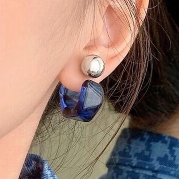 ✨3for$38 New Zara Translucent Chunky Hoop Ball Back Earrings - Picture 1 of 16